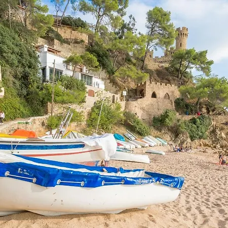 Sleeps 8 With Pool And Wifi