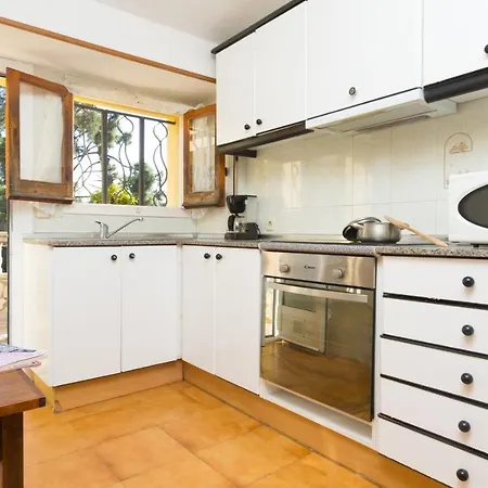 Villa Sleeps 8 With Pool And Wifi *