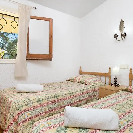 Sleeps 8 With Pool And Wifi Villa *